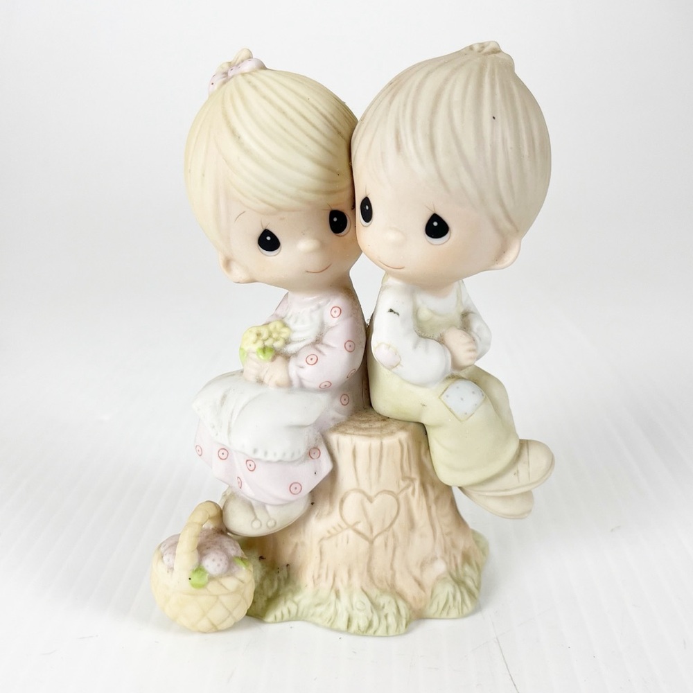 Vintage 1978 Johnathon & David Precious Moments Love One Another Figurine